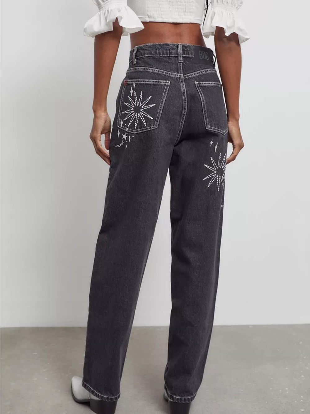 NWT BDG High-Waisted Baggy Jean — Embroidered - Picture 2 of 11